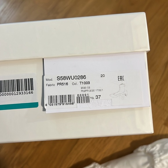 New Maison Margiela white square toe ankle boots - Picture 11 of 15